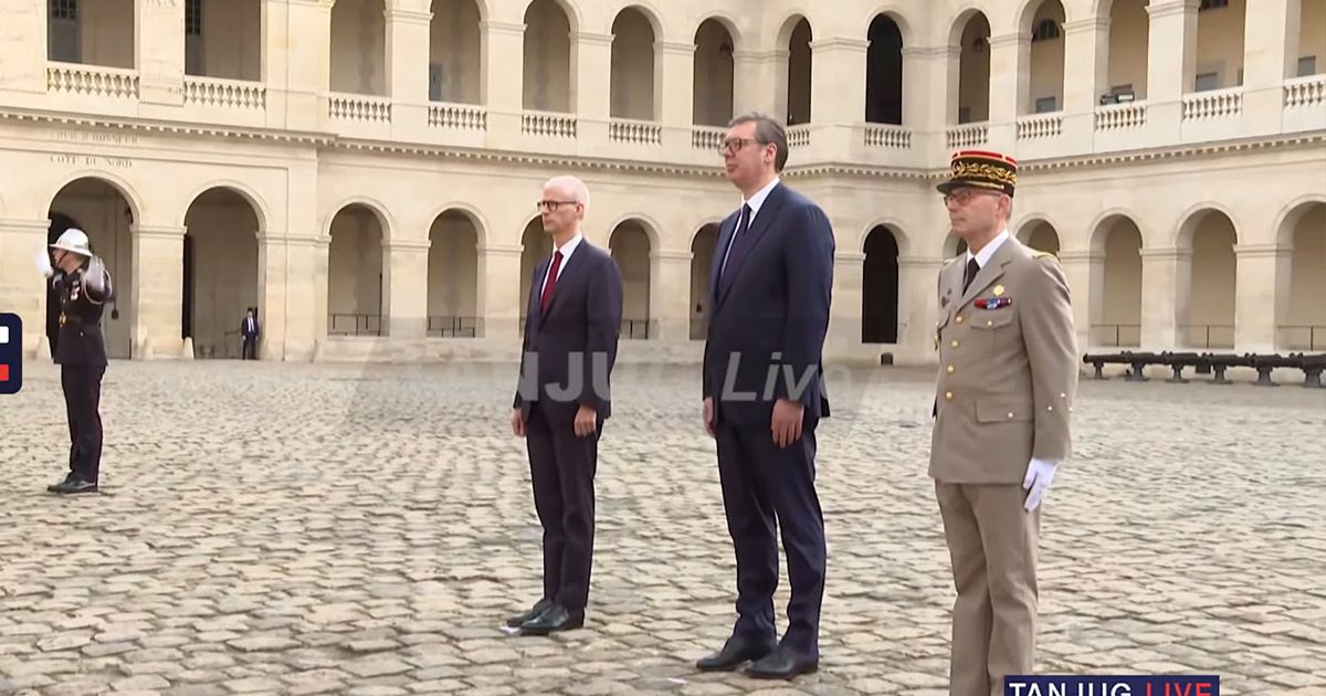 Predsednik Srbije u Parizu: Vučić stigao ispred Palate Invalida, doček uz najviše počasti