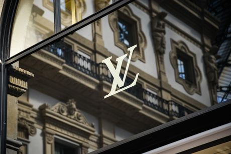 Lui Viton, Louis Vuitton