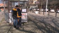 KAKAV GEST! Za 3 dana Paraćinci sakupili novac da obnove starcu uništen kiosk: On ga prosledio bolesnom detetu