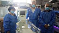 Srpkinja iz Amerike donirala neonatalni inkubator UKC Kragujevac
