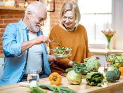 Stariji par, zdrava ishrana