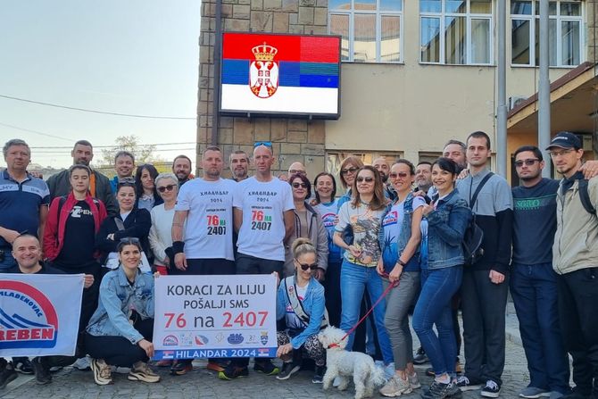 Članovi PK Greben na početku humanitarne akcije