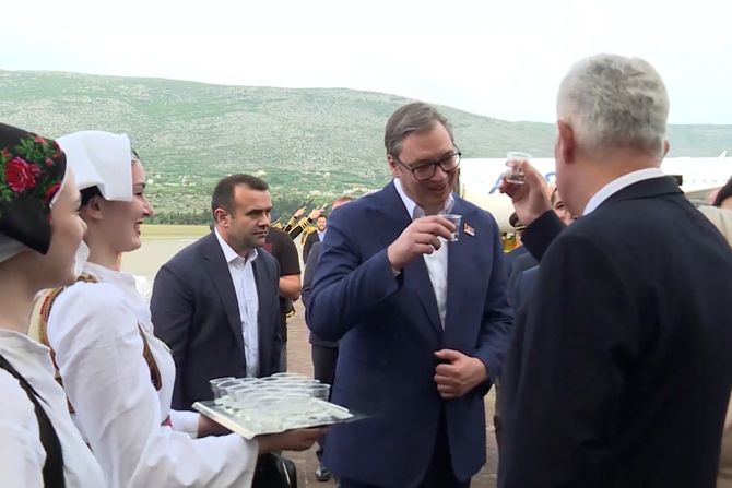 Mostar Aleksandar Vučić prvi let  Er Srbija avio linija Beograd Mostar