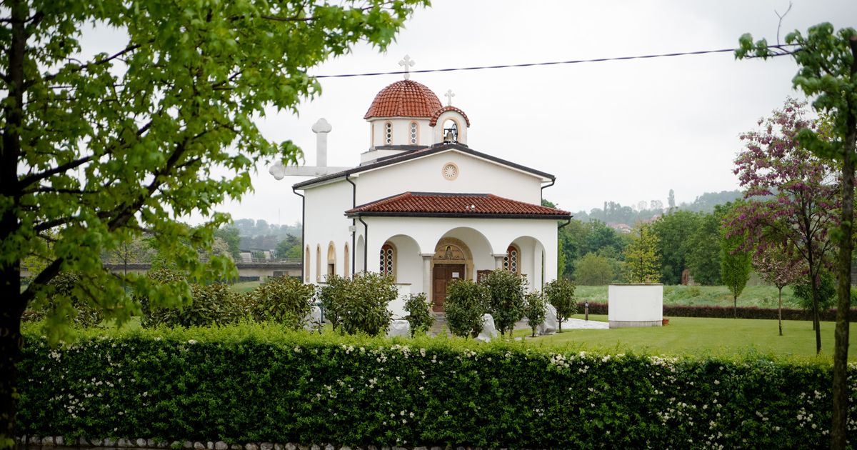 U Crkvi Svetog Nektarija u Valjevu nalazi se i deo moštiju ovog sveca ...