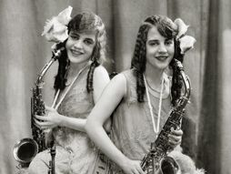 Sijamske bliznakinje Dejzi i Vajolet Hilton