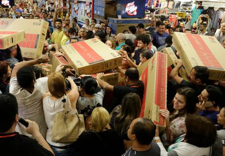 Tržni centar kupovina rasprodaja stampedo Tržni centar kupovina rasprodaja stampedo