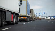 Kamioni na Batrovcima na izlazu iz Srbije čekaju pet sati, na prelazu Šid tri sata