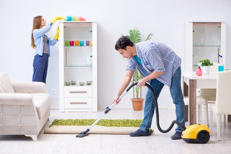 čišćenje, muž i žena čiste