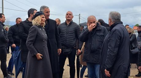 Sahranjen Brano Mićunović Milo Đukanović