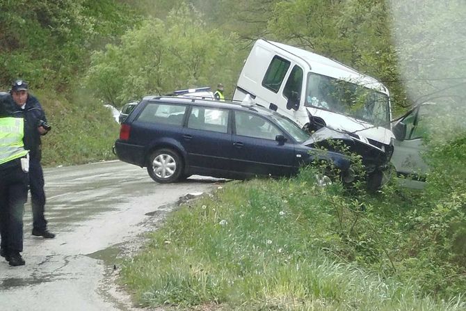 Saobraćajna nesreća Užice za dlaku u provaliju