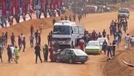 Sedmoro mrtvih nakon što je trkački automobil izleteo sa staze i uleteo u masu u Šri Lanci