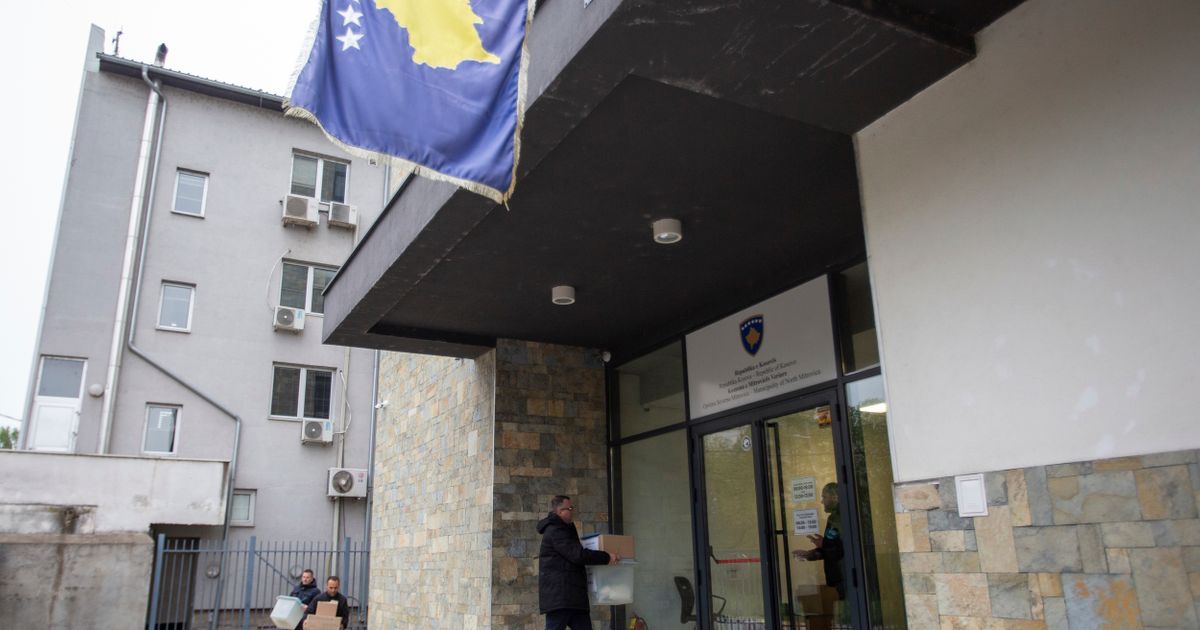 CIK u Prištini Do 11 sati na referendumu glasalo ukupno 85 osoba, u Zvečanu niko nije glasao