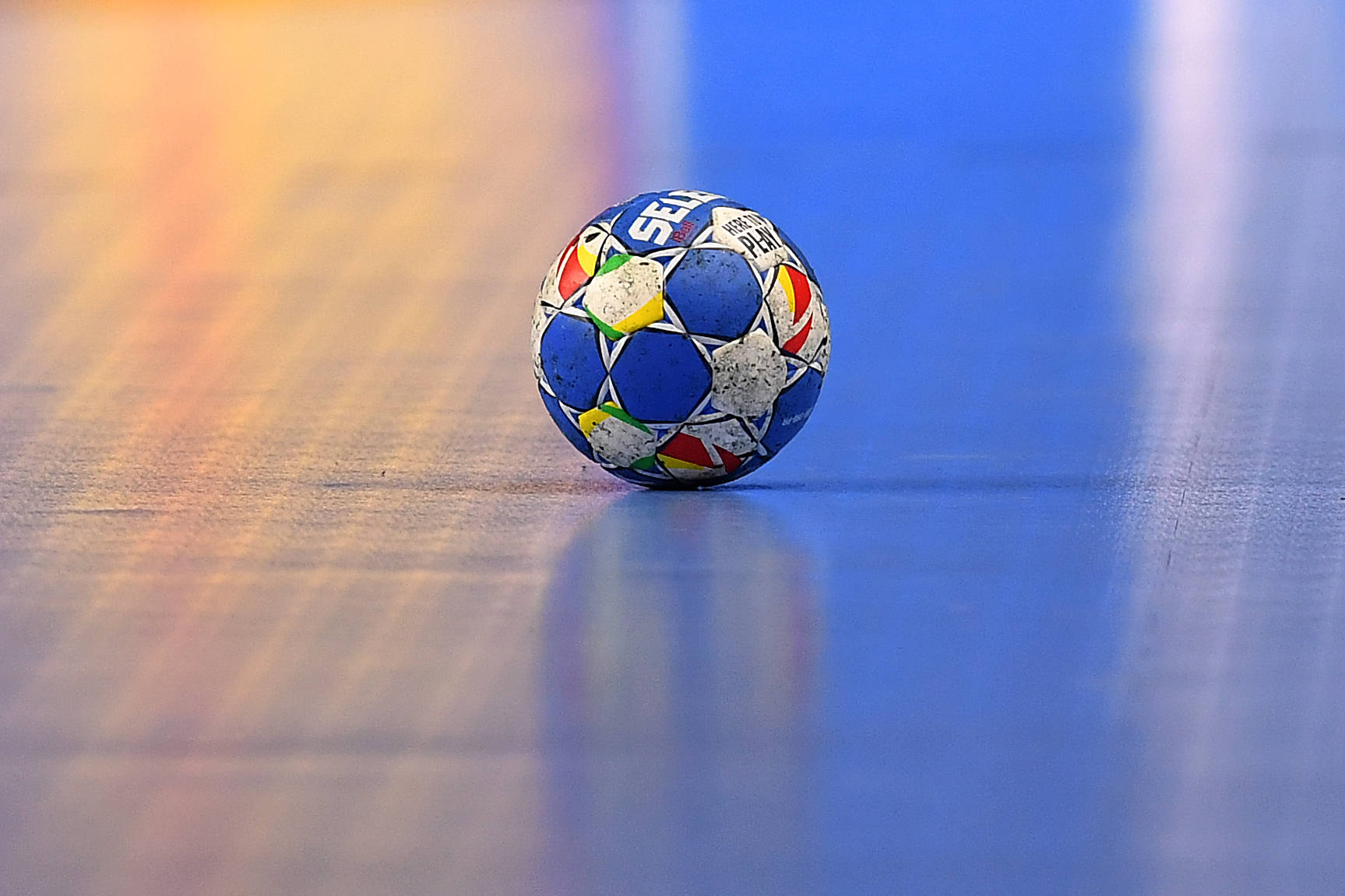 Haos u Crnoj Gori: Igrač u toku meča nasrnuo na protivničku ekipu, nokautirao igrača i odgurnuo predsednika