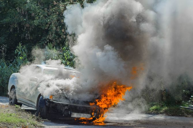 požar, automobil požar, automobil