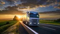 Uprava carina obustavila prioritetni prelazak granice za kamione s lakokvarljivom robom