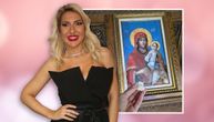 Jovana Jeremić se poklonila "čudotvornoj" ikoni u manastiru nadomak Beograda: Vernici joj se mole za decu