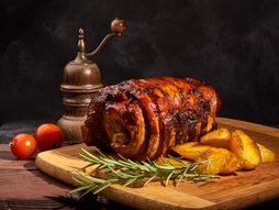 rolovana svinjetina, svinjsko rolovano meso, uskršnji ručak, svečani ručak, meso