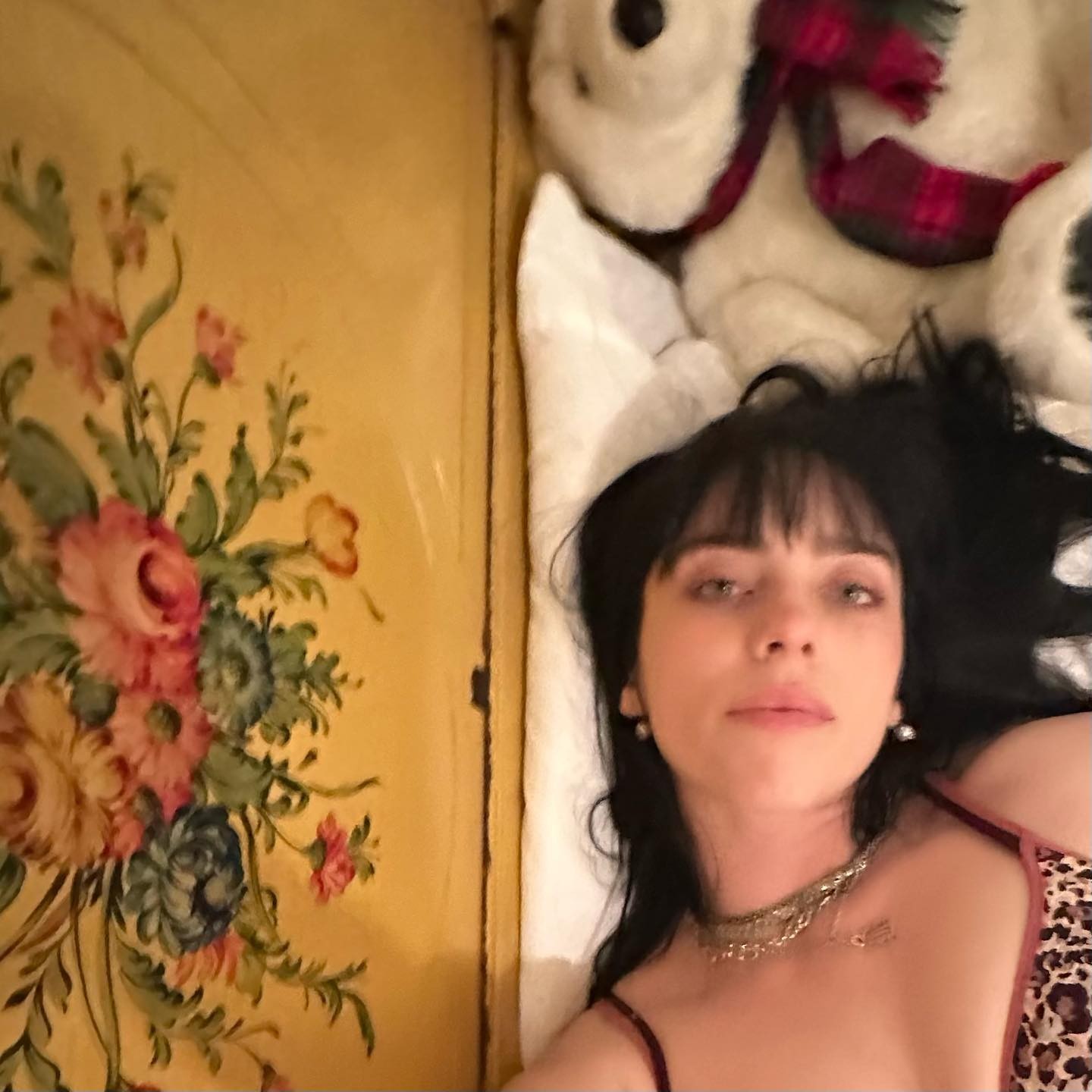 Na festivalu se desilo nešto što publika nije očekivala ni u snu: Pevačica završila u suzama na sceni