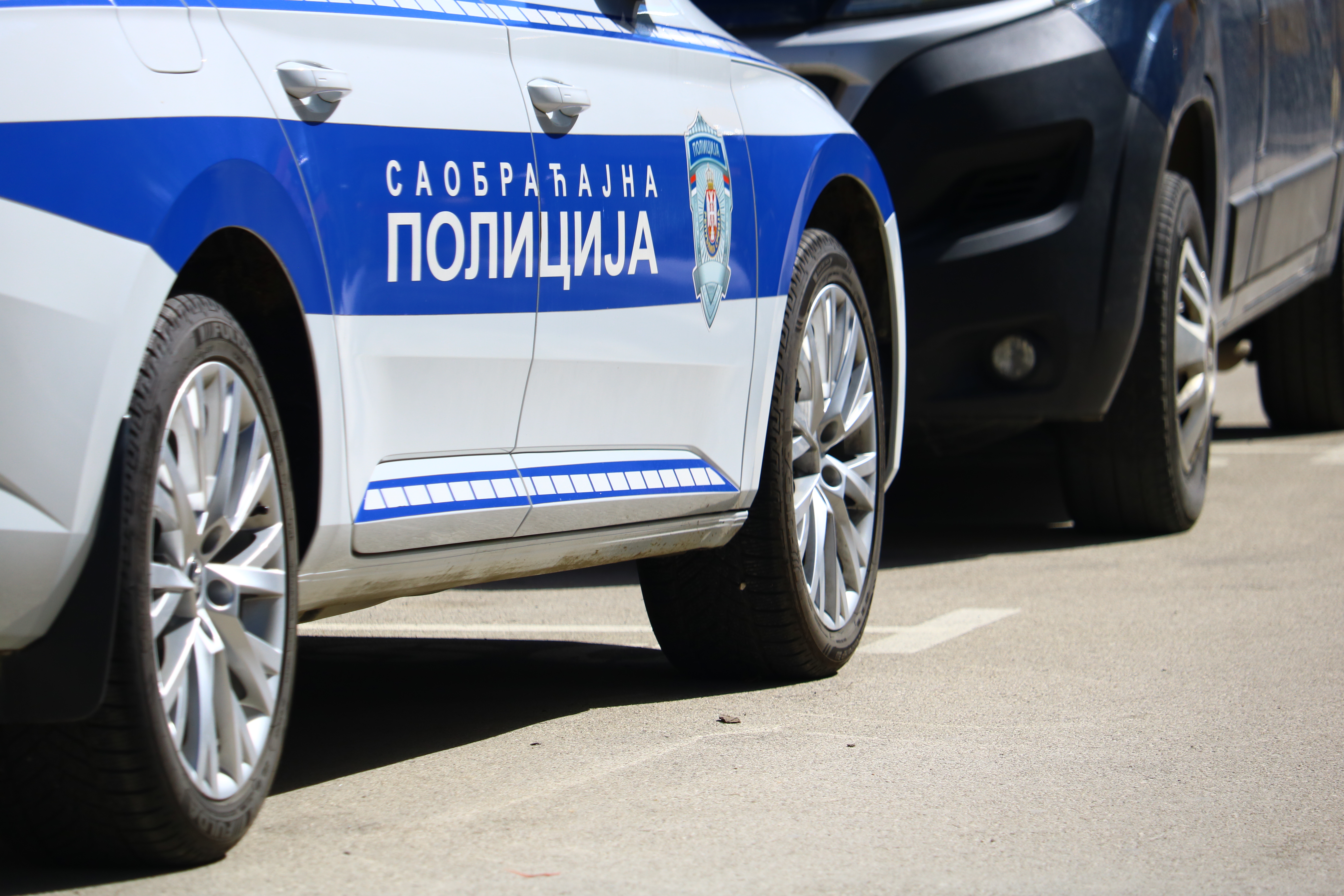 U sudaru 2 automobila u Nišu oštećena 4 auta