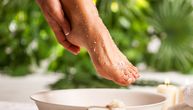 3 načina kako da uradite piling stopala kod kuće: Od sastojaka u kuhinji ulepšajte telo