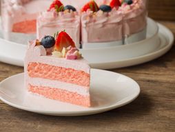 torta sa jagodama, torta, voćna torta, poslastica