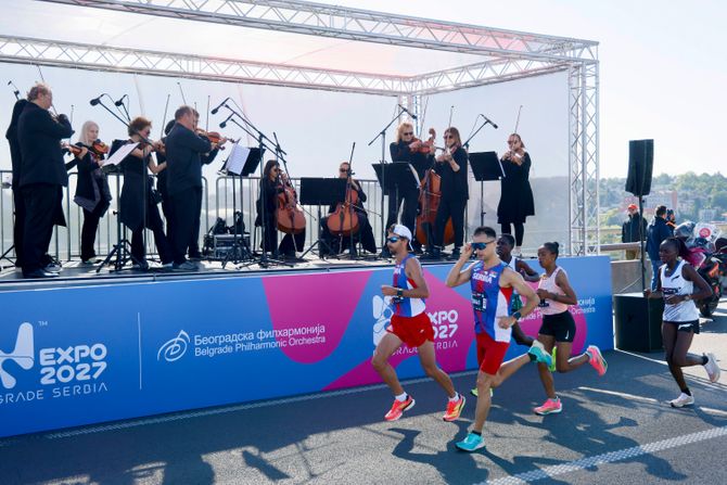 Beogradska filharmonija tradicionalno bodrila trkače Comtrade Beogradskog maratona