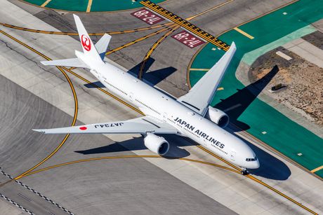 Japan Airlines Boeing 777