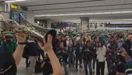 Doček dostojan šampiona: Pogledajte kakvo su iznenađenje navijači Unikahe priredili timu na aerodromu u Malagi