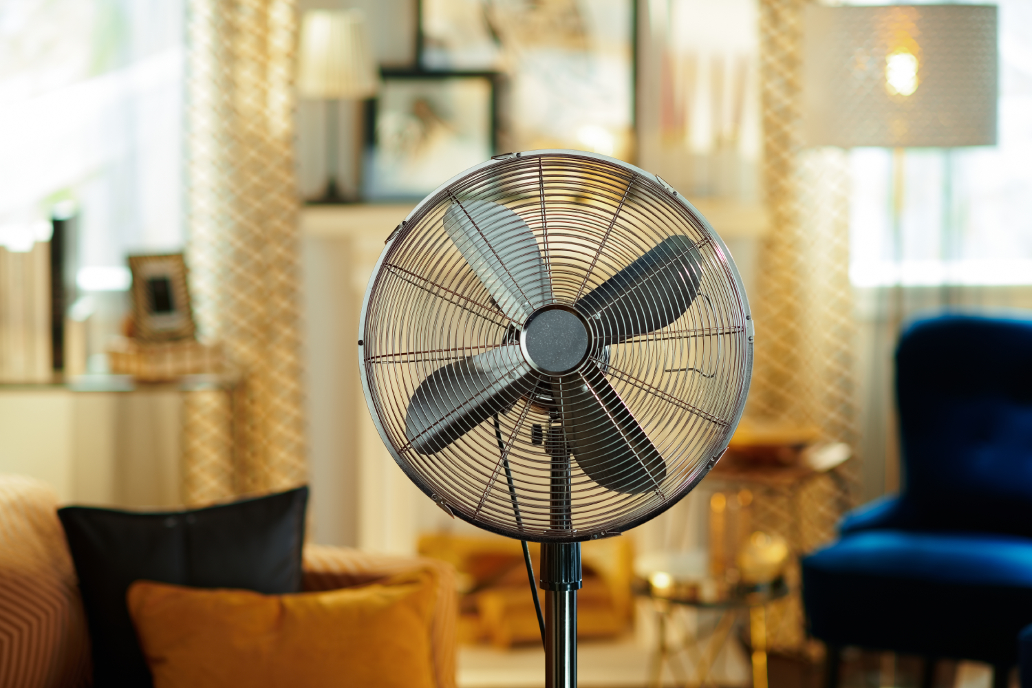 Zašto neki ljudi u Srbiji ventilator okreću ka prozoru? Skroz su u pravu kada znate šta radi trik!