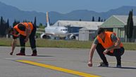 FOD Walk na aerodromu u Podgorici: Stotinu zaposlenih uklanjalo strane objekte sa operativnih površina