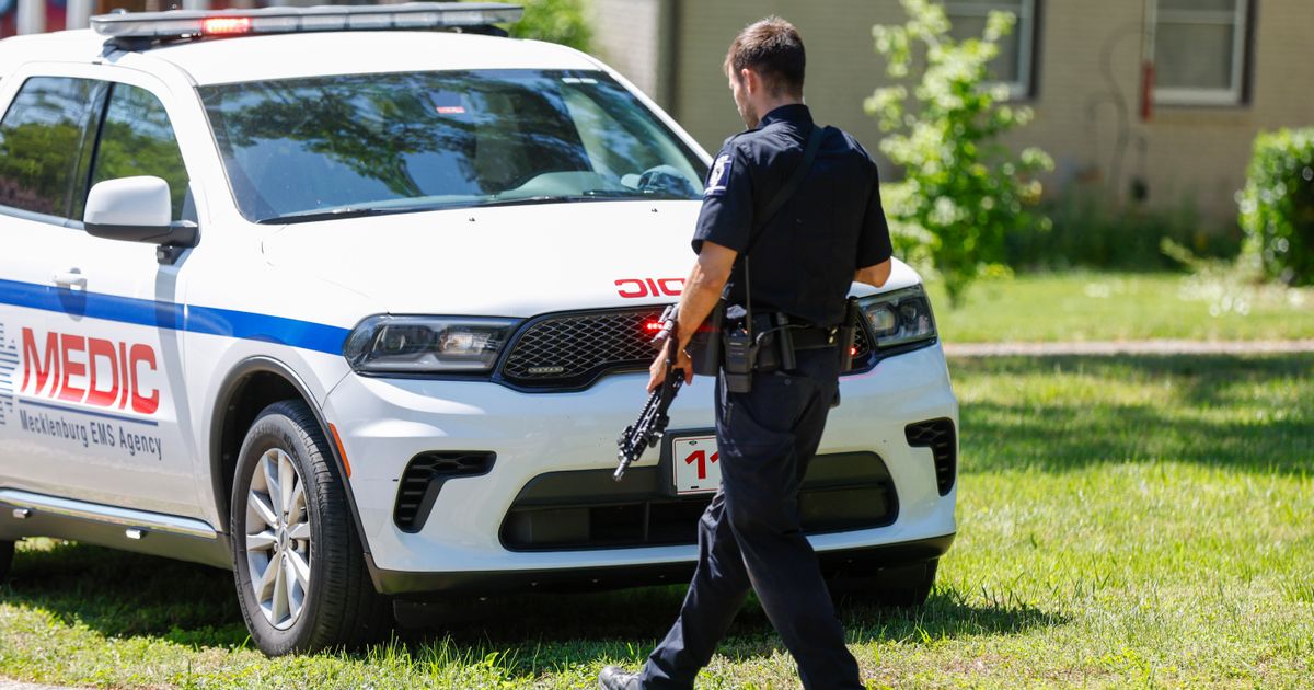 UZNEMIRUJUĆ SNIMAK! Policajac prebio ženu, više puta je udario pesnicom u glavu!