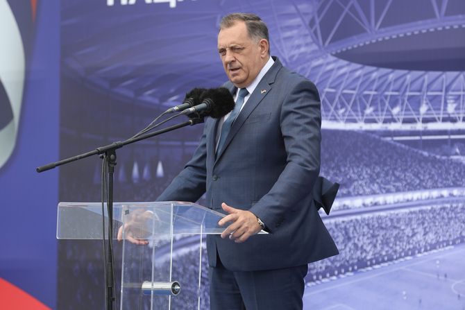 Aleksandar Vučić, Nacionalni stadion