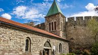 Ratnici od bronze, lusteri od pušaka i pogled na dve reke: Ovo mesto skriva crkvu sa najneobičnijom istorijom
