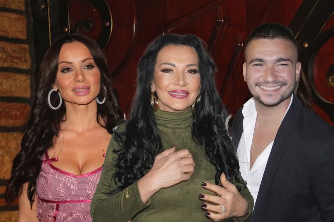 Jelena Vučković i Goca Božinovska, Mirko Šijan Jelena Vučković i Goca Božinovska, Mirko Šijan