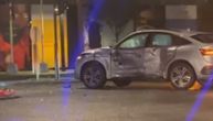 Ozbiljan sudar u centru Beograda: Auto zgužvan, branik autobusa nasred ulice
