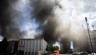 Prvi snimci fabrike koja je cela izgorela u Nemačkoj: Iznad grada je otrovni oblak