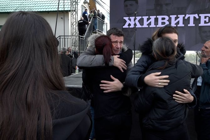 Roditelji dece iz OŠ Vladislav Ribnikar došli da pruže podršku roditeljima iz Malog Orašja i Dubone