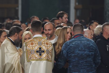 Aleksandar Aca  Sofronijević i Kosana Stišović Vaskršnja liturgija u Hramu Svetog Save Uskrs