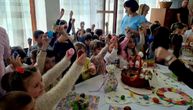 Luka je mali pobednik u kucanju jajima: Mališani iz Gornjeg Milanovca na najlepši način proslavili praznik
