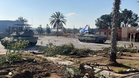 IDF tenkovi drže stranu Gaze na prelazu Rafah