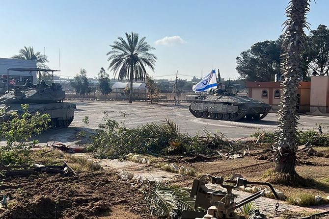 IDF tenkovi drže stranu Gaze na prelazu Rafah