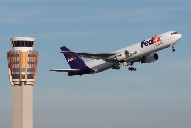 FedEx Boeing 767