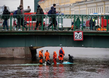 Sankt Peterburg autobus nesreća Sankt Peterburg autobus nesreća