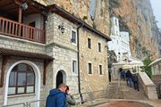 Čuda Svetog Vasilija Ostroškog vekovima se prepričavaju, ali ovu opomenu vernici nikada ne zaboravljaju
