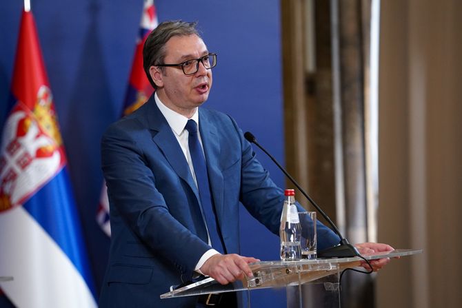 Konferencija, Aleksandar Vučić, komesar Evropske unije za susedsku politiku i proširenje Oliver Varhejije