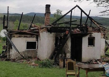Izgorela kuća Predraga Jojića iz užičkog sela Kremna