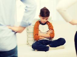 nestašno dete roditelji dete kazna dečak