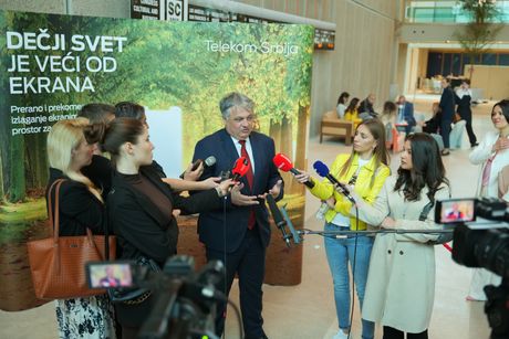 Kampanja „Dečji svet je veći od ekrana” Kampanja „Dečji svet je veći od ekrana”