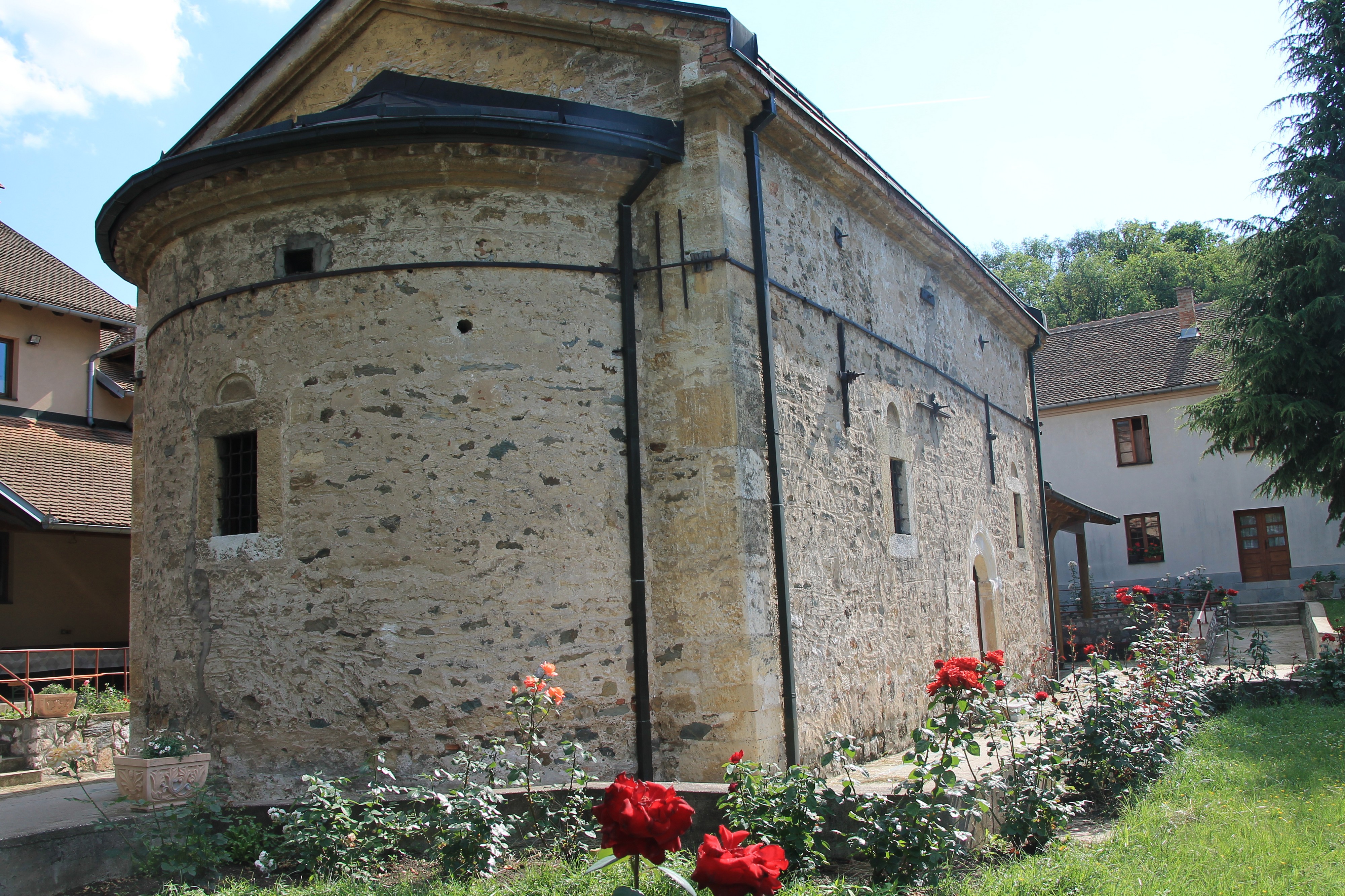 Legenda opisana u narodnoj pesmi: Surova sudbina čestite devojke iznedrila je jedan od najlepših manastira