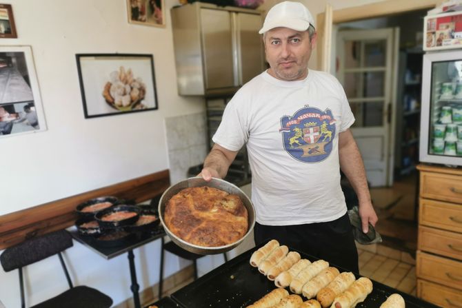 Čuveni pekar Ljuboje napravi skoro 100 tepsija bureka u jednoj smeni